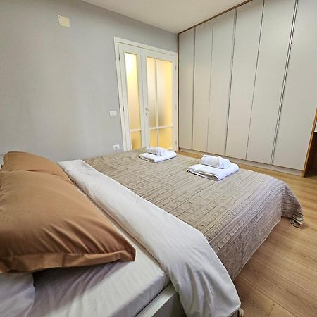 Valentino'S Nest Apartman Tirana Kültér fotó